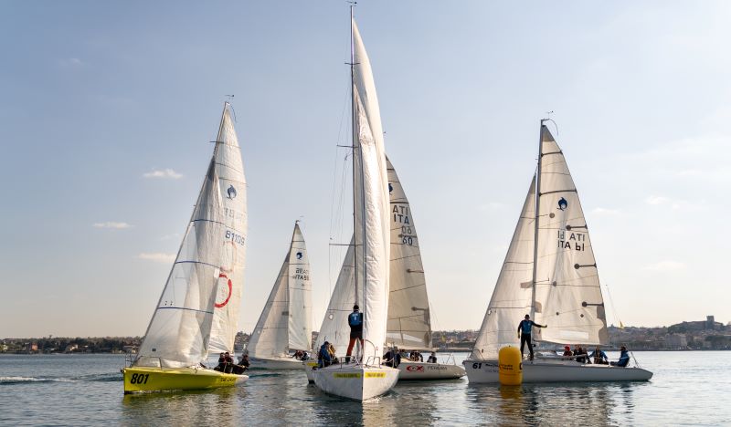 Team building on a sailboat - 3