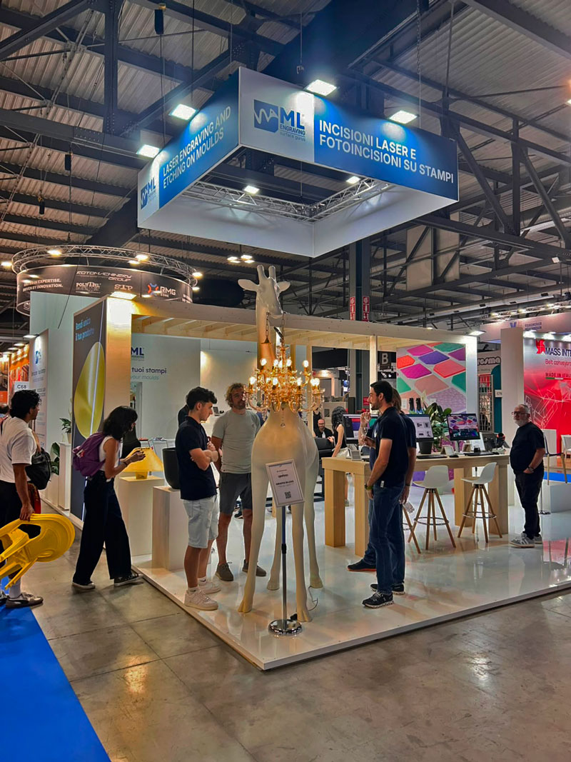 Bespoke trade show booth built like an art gallery: ML Engraving at Fiera Milano - 1