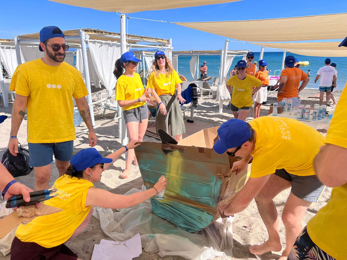 Cardboard-boating by the sea: a dynamic and engaging summer team building activity - 3