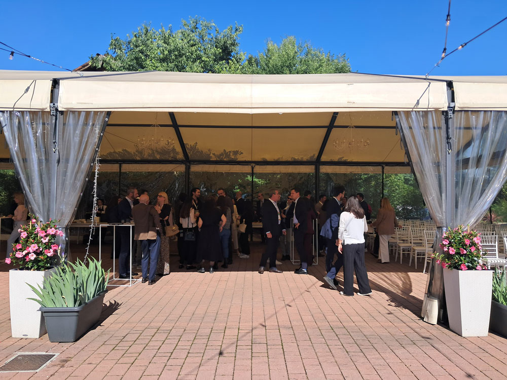Meeting and cocktail dinner in Milan at a country chic venue with a magnificent garden - 10