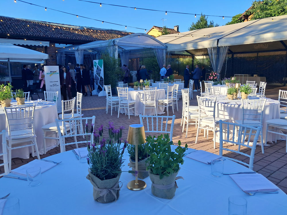 Meeting and cocktail dinner in Milan at a country chic venue with a magnificent garden - 13
