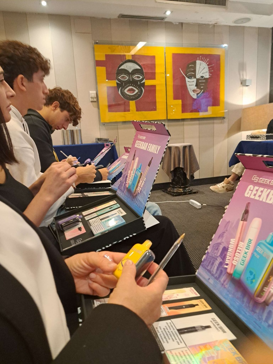 Geek Bar: Conquering the Market with a Multi-Phase Strategy and Elite Promoters - 1