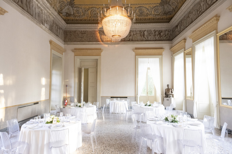 A fairytale wedding in a glamorous venue in central Milan - 11