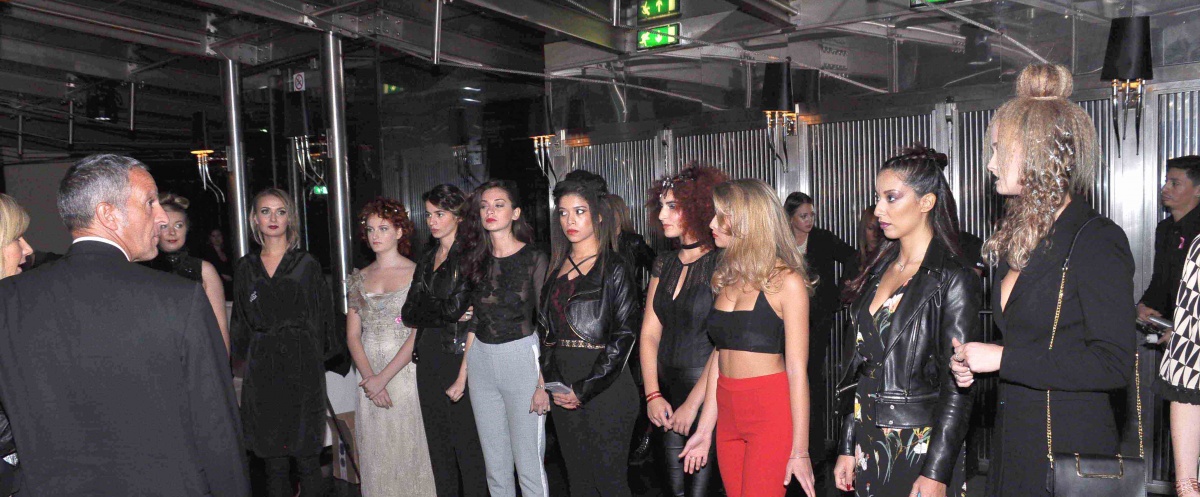 First contest of a promotional tour among Aveda's hair salons - 1