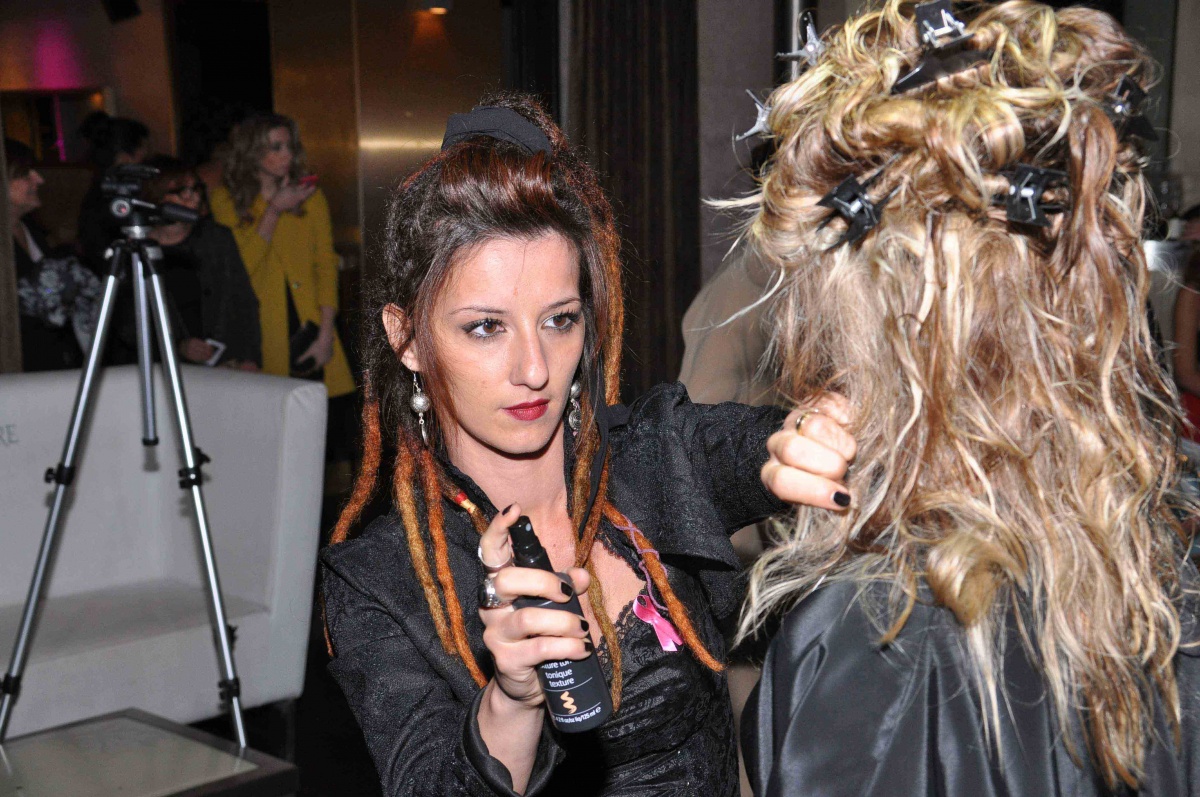 First contest of a promotional tour among Aveda's hair salons - 18