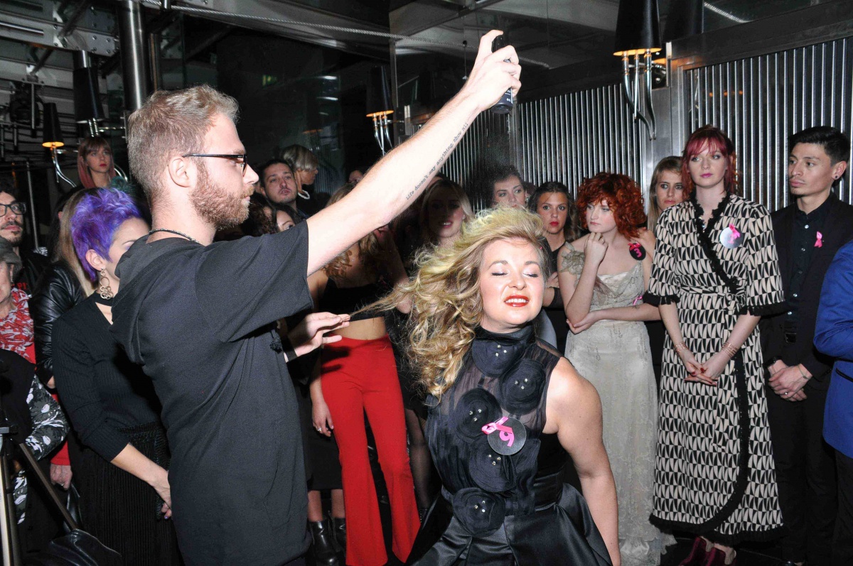 First contest of a promotional tour among Aveda's hair salons - 40