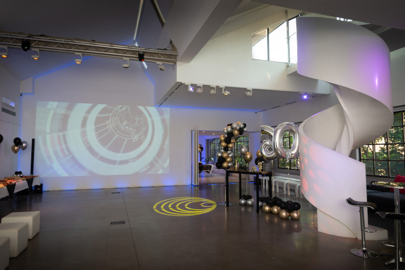 60th birthday party planning in a modern total white venue in Milan - 2