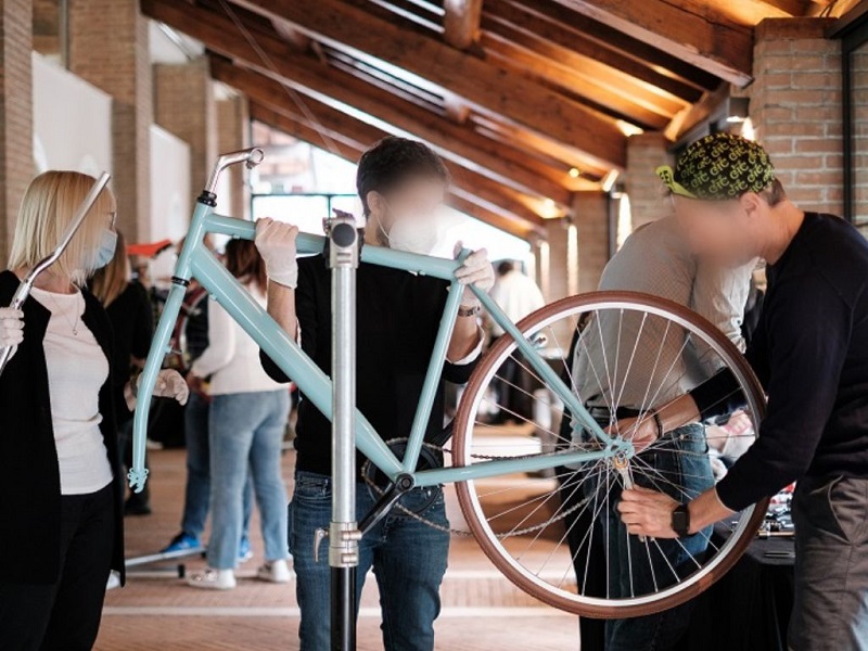 BSH Elettrodomestici Spa stands out for its creativity during the bike Building organized by Smart Eventi - 2