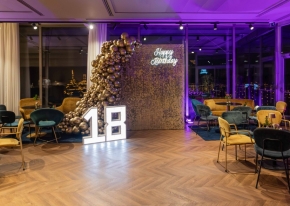 An 18th birthday rooftop party in Milan with tailored services