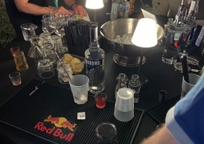 We organised a cocktail challenge at a beautiful Agriturismo, to welcome the new hires of our client's team.