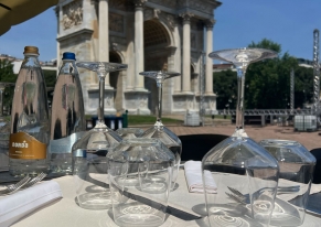 An exceptional venue near the Arco della Pace hosted a meeting for 130 guests, curated by Smart Eventi.