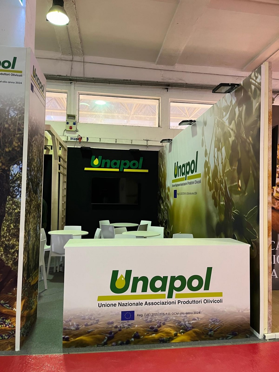 Unapol at Gustus: a triumph of sustainability and innovation - an inspiring booth - 5