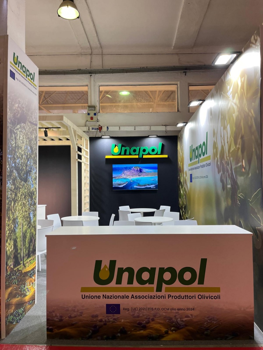 Unapol at Gustus: a triumph of sustainability and innovation - an inspiring booth - 3