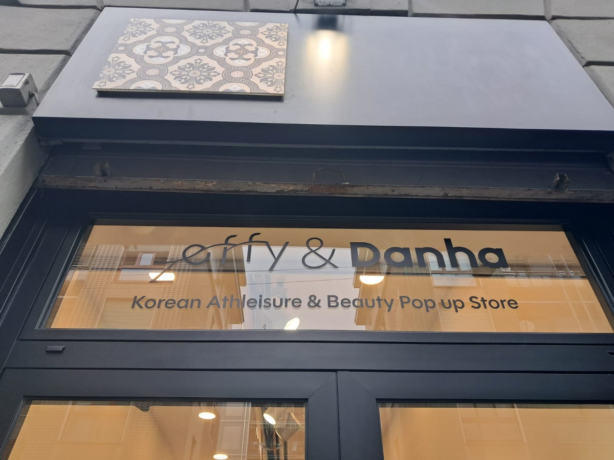 Fashion and beauty pop-up store in Milan: Maison Danha and the Zeffy line on Via Moscova - 9