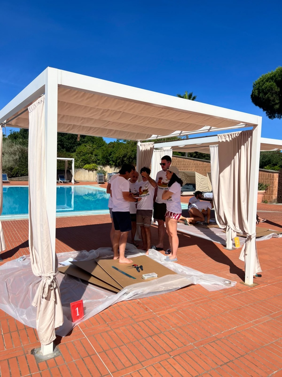 CBRE’s summer incentive in Tuscany with a carton boat competition and a visit to a local winery - 8